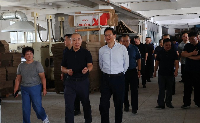 压实主体责任，筑牢安全防线！区领导赴工业区开展节前安全检查  